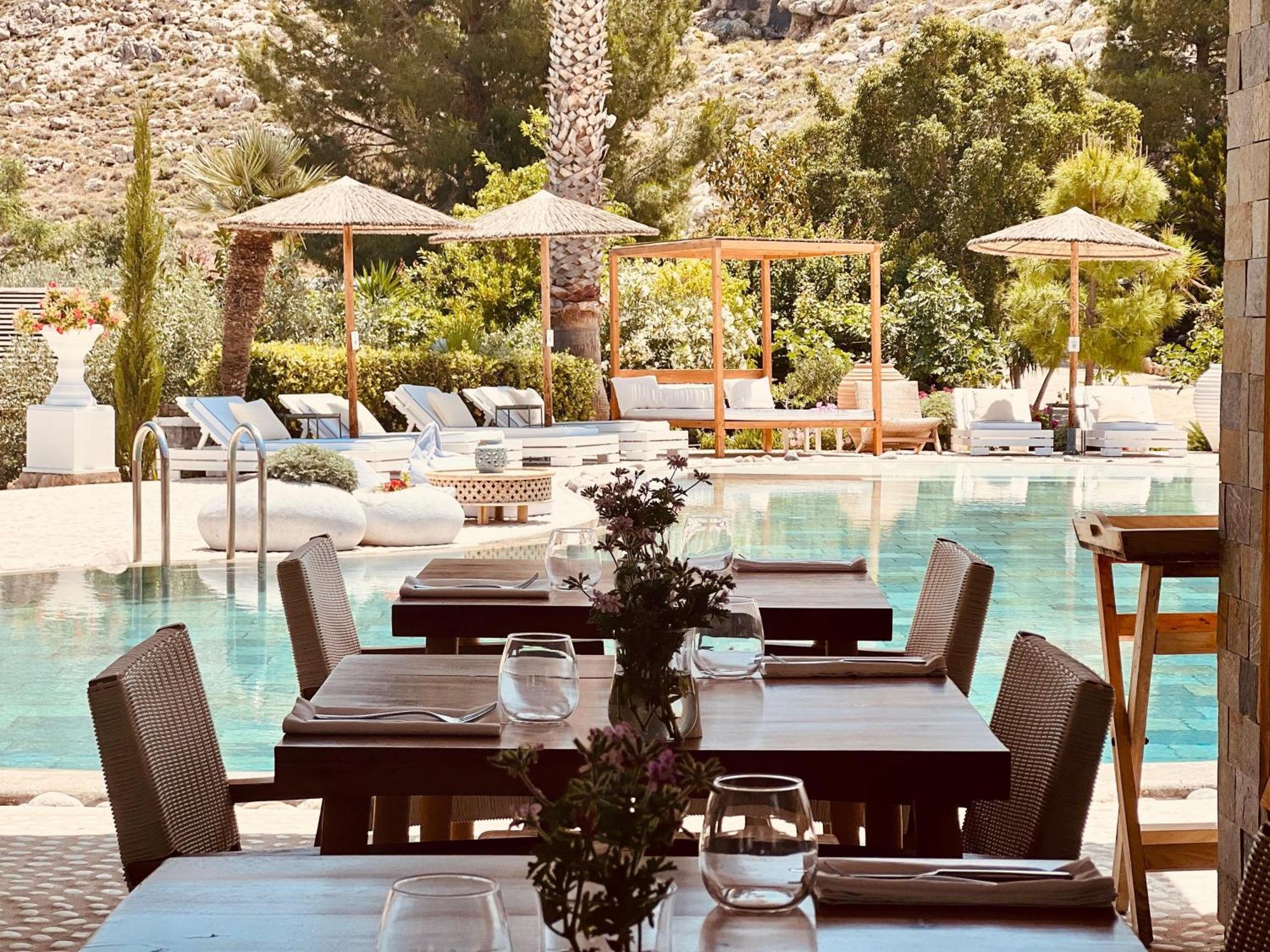 Caesars Gardens Hotel & Spa - Adults Only 林都斯 外观 照片